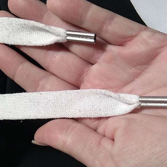 Adidas Crop/Boxy Hoodie Gently Worn Sz.L - Picture 2 of 11